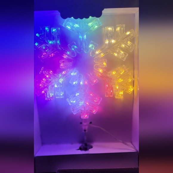 NWT! LED Acrylic Snowflake Christmas Topper - Picture 3 of 5